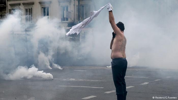 French unions launch wave of protest against labor reform